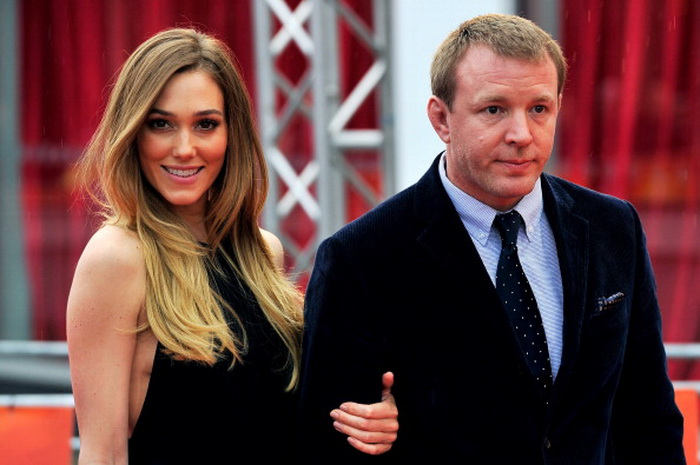 Гай Ричи и Джеки Эйнсли. Фото:  Gareth Cattermole/Getty Images